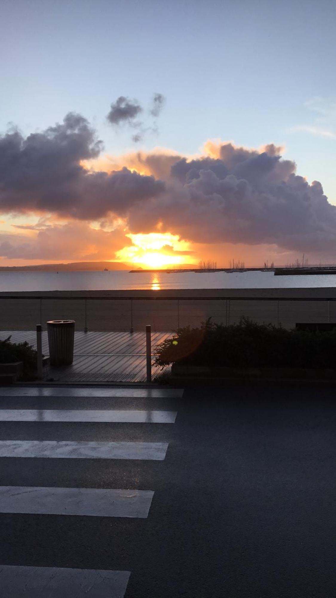 Hotel & Restaurant De La Plage クロゾン エクステリア 写真